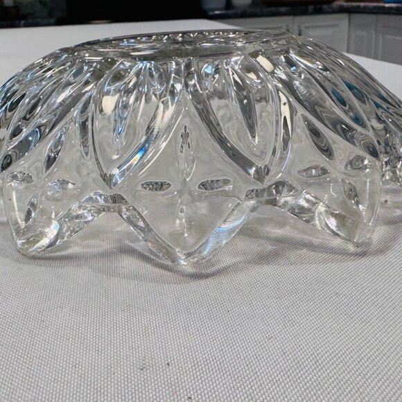 VIntage Federal Glass Petal Pattern Clear Glass 10" Fruit/Serving Bowl - Picture 8 of 8